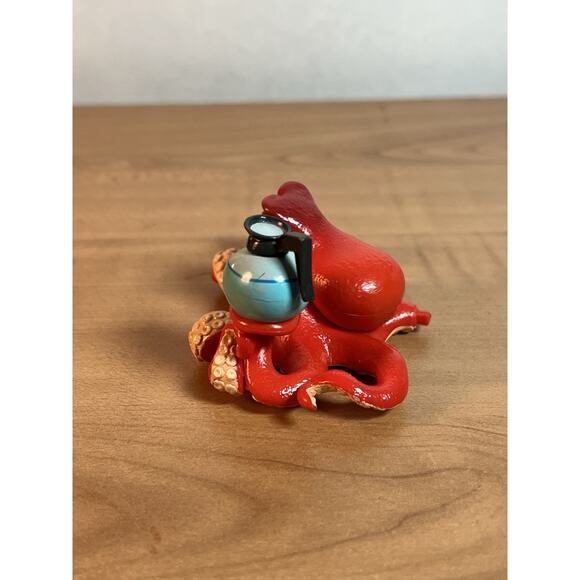 Finding Dory Disney Pixar Plastic Figure Hank the Octopus w/Dory In Coffee Pot - Picture 3 of 5